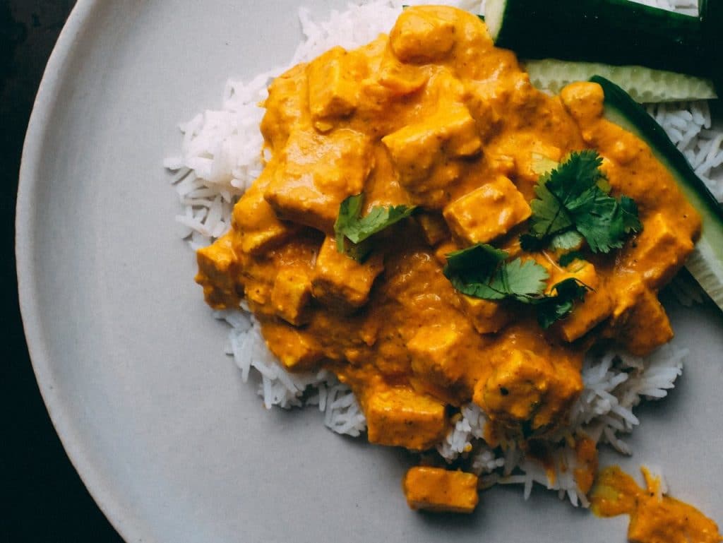 Curry vegano con seitán.
