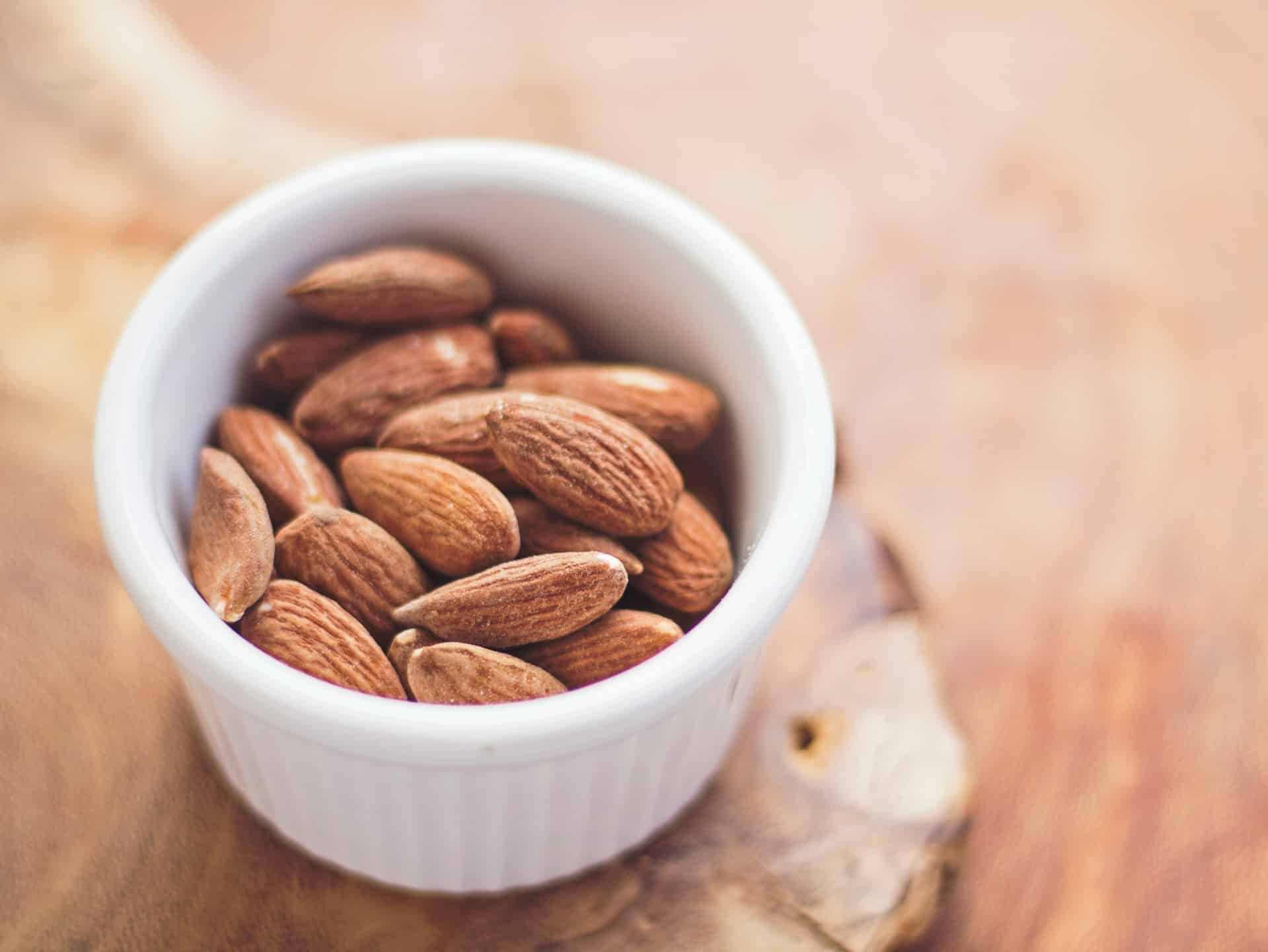 Todo lo que necesitas saber sobre las almendras y sus beneficios